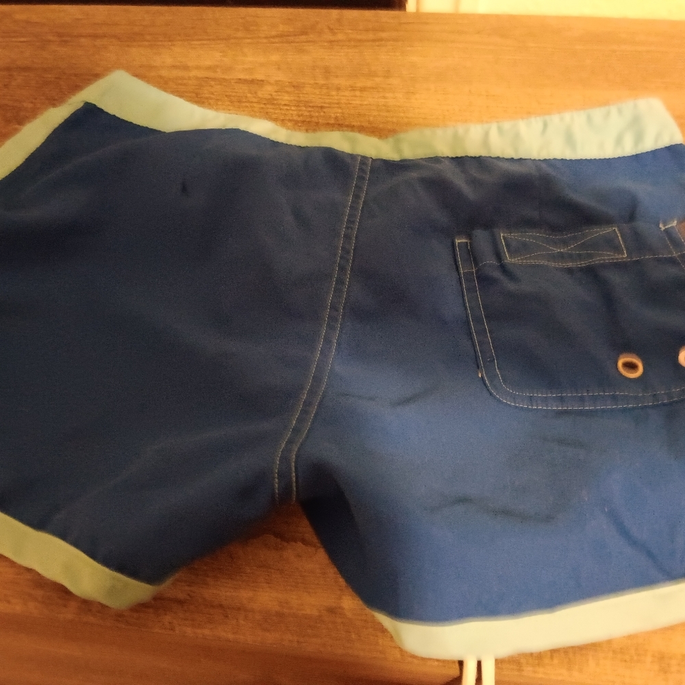 Shorts - Picture 3 of 3